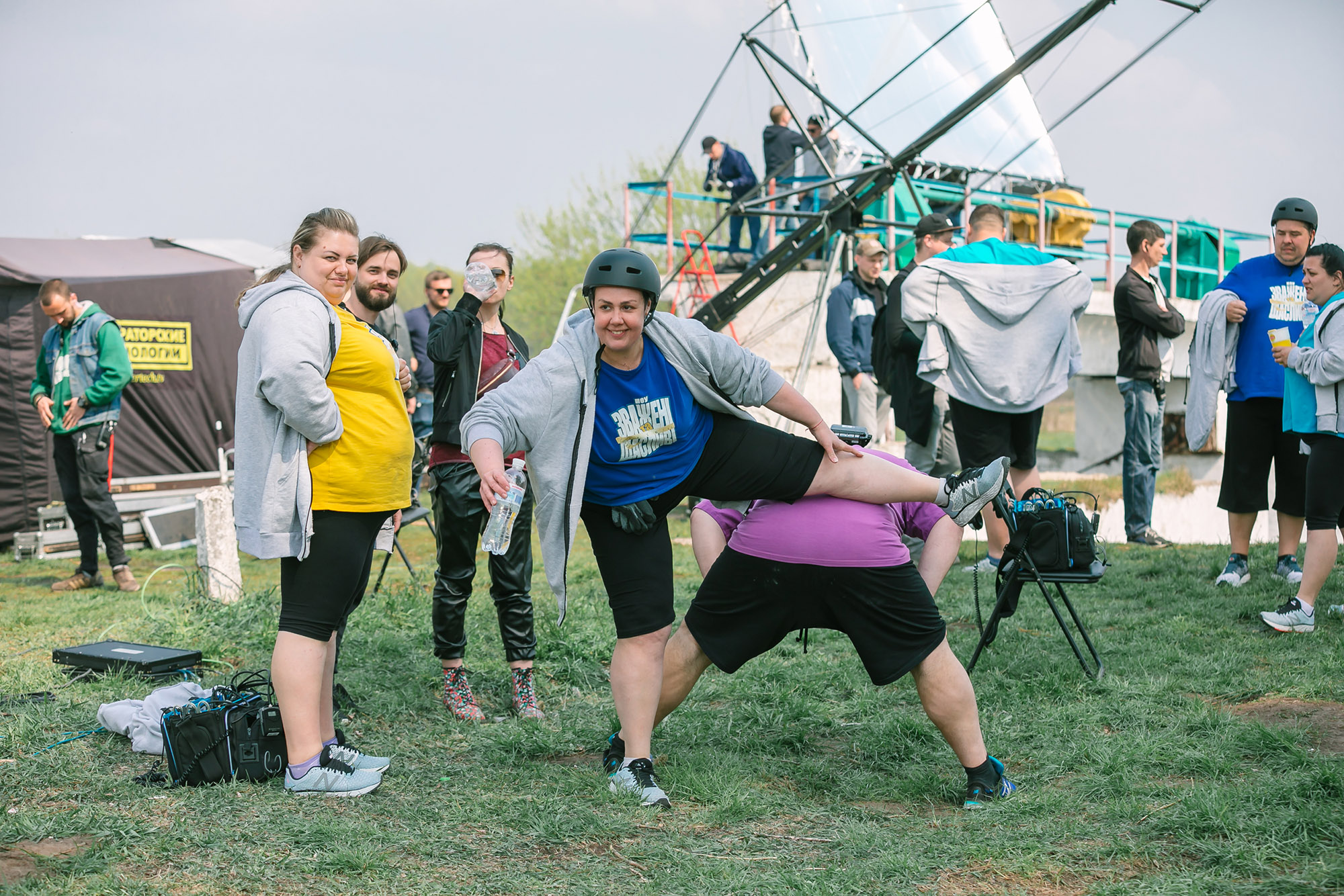 Зважені та щасливі 9 сезон: участники сыграют в вертикальный твистер